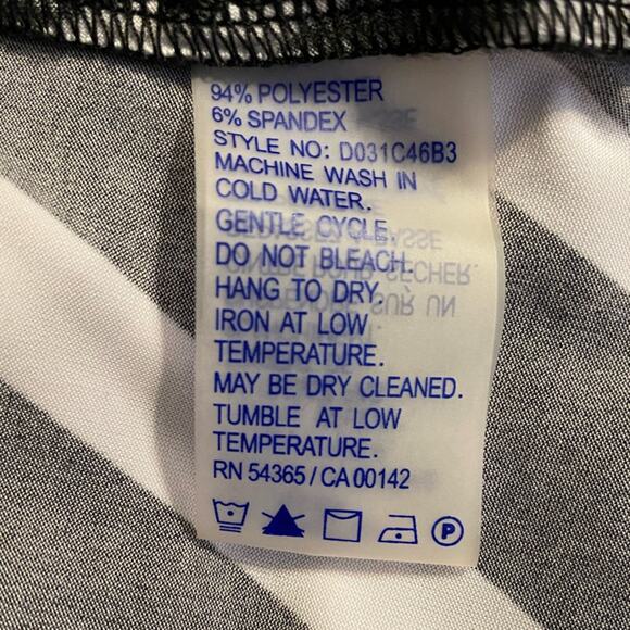 Peter Nygard Black and White Geometric Tunic Size S - Picture 8 of 8